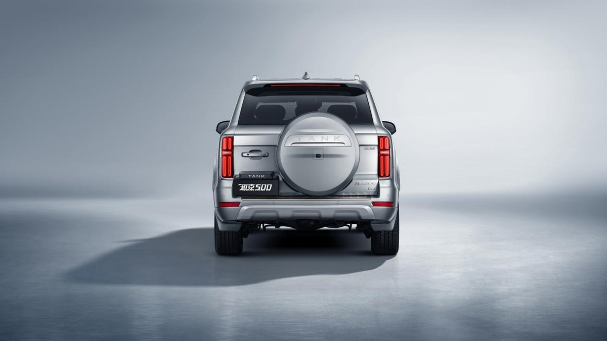 坦克500vs路虎卫士120,坦克500拔河路虎卫士