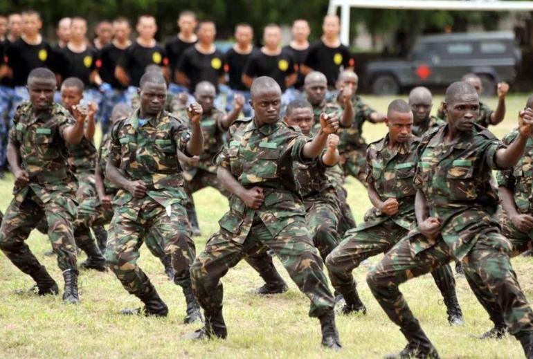 这国总统狂秀中文！有多少中国校友在外国当总统？