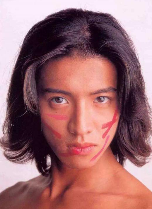 李佳琦、消费逻辑与口红经济学