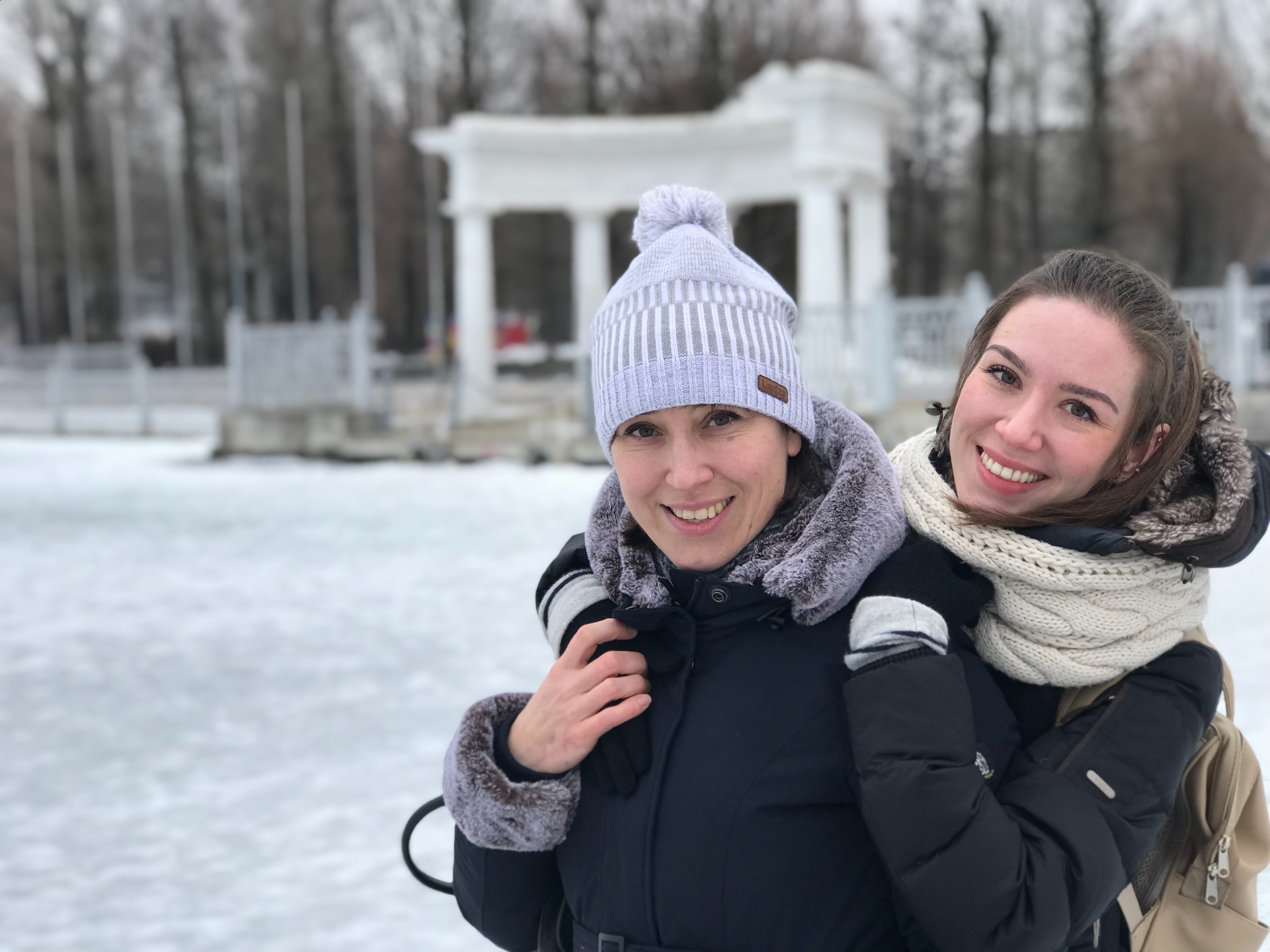 山东小伙娶俄罗斯媳妇新闻视频,中国小伙娶了乌克兰双胞胎