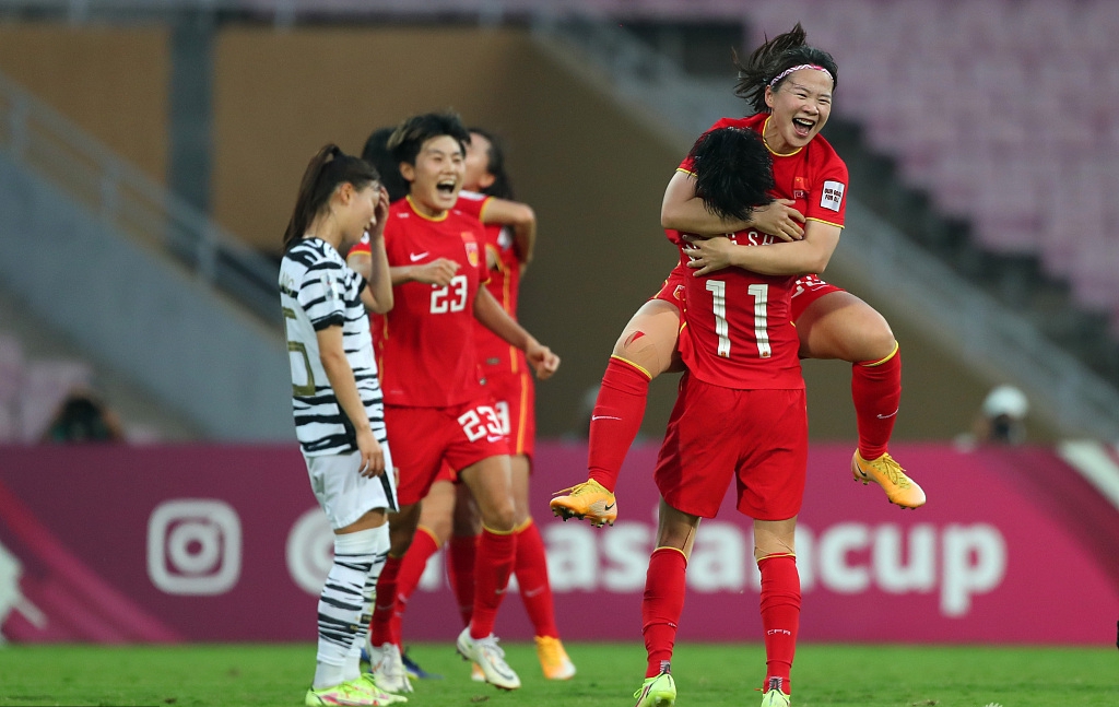 王霜四比三力克韩国队,中国女足高光时刻王霜