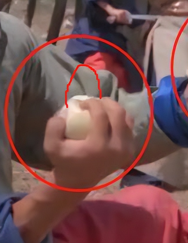 宝宝在墙壁上乱画,宝宝在墙上乱画蜡笔怎么办