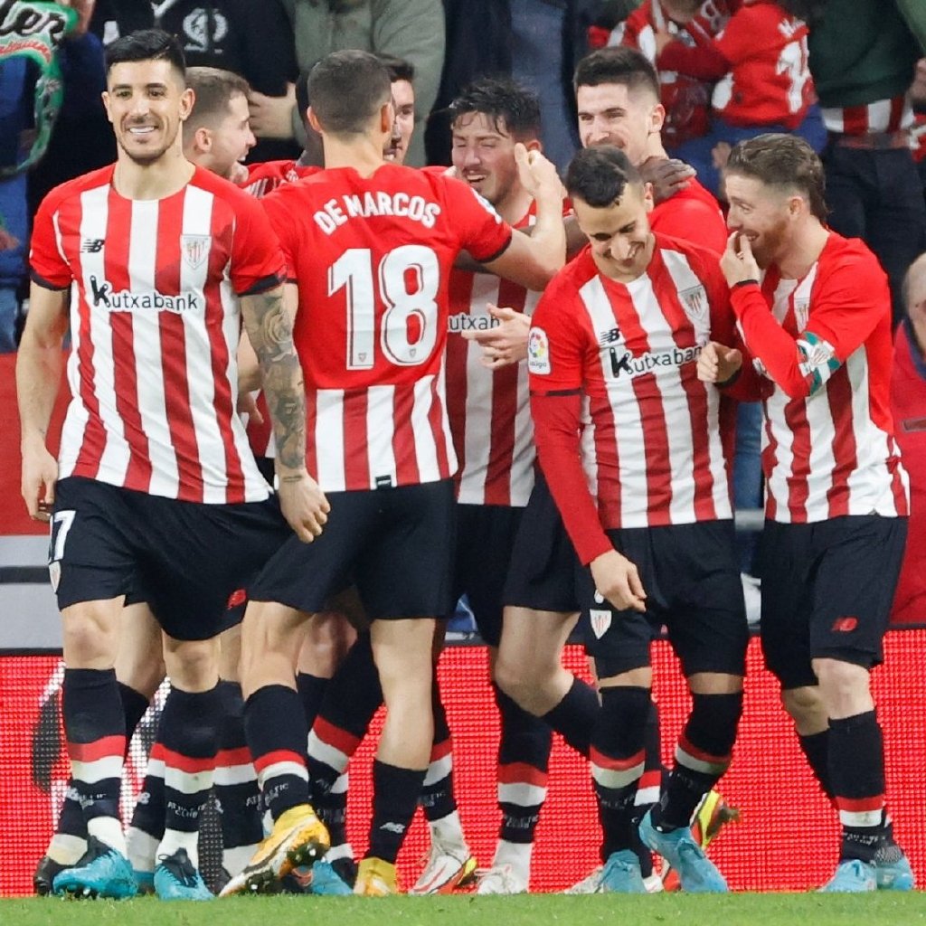 哈维5比0大胜,西甲巴萨跌入谷底哈维真敢回来吗