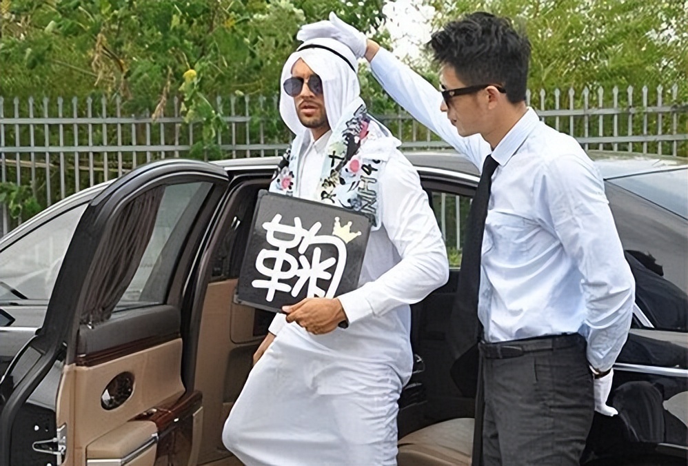 心机女孩鞠婧祎：被潘玮柏刁难拒绝王思聪求爱，整容遭贾玲内涵