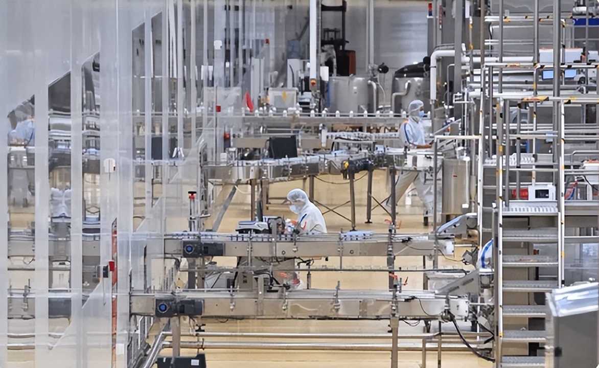 大学生就业多难？富士康流水线涌现大批本科生，在职者揭露了真相