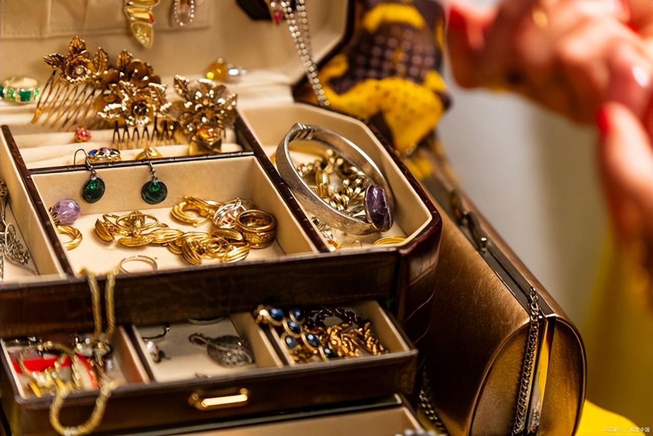 国内消费大涨，又一行“内幕”曝出，90％是假货，你还愿买单吗？