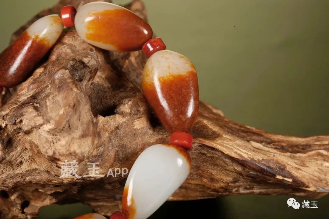 什么样的籽料手串值得入手,价值两万的和田玉圆珠手串