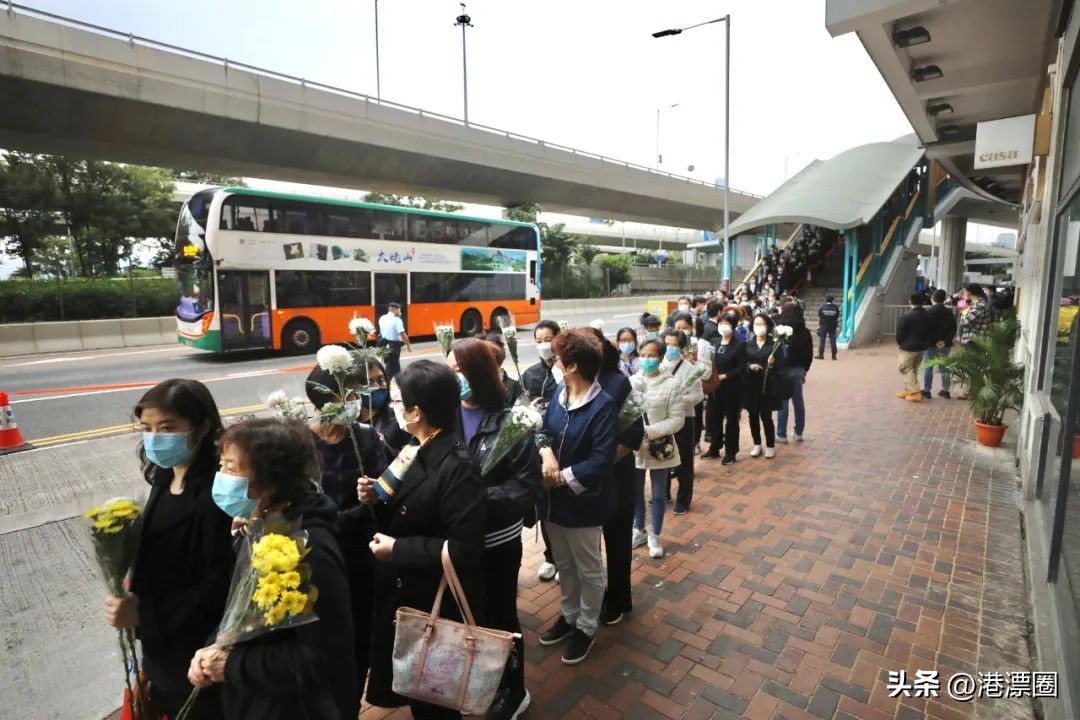 近万香港人排队悼念江爷爷！这一幕感动全国
