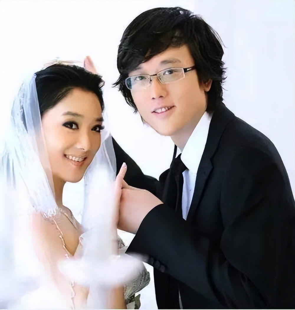 凤凰传奇曾毅和玲花现状,年后再看凤凰传奇曾毅玲花的境遇