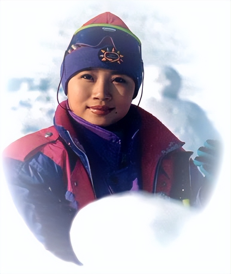 歌手李娜出家现状,歌手李娜为何在巅峰时期出家