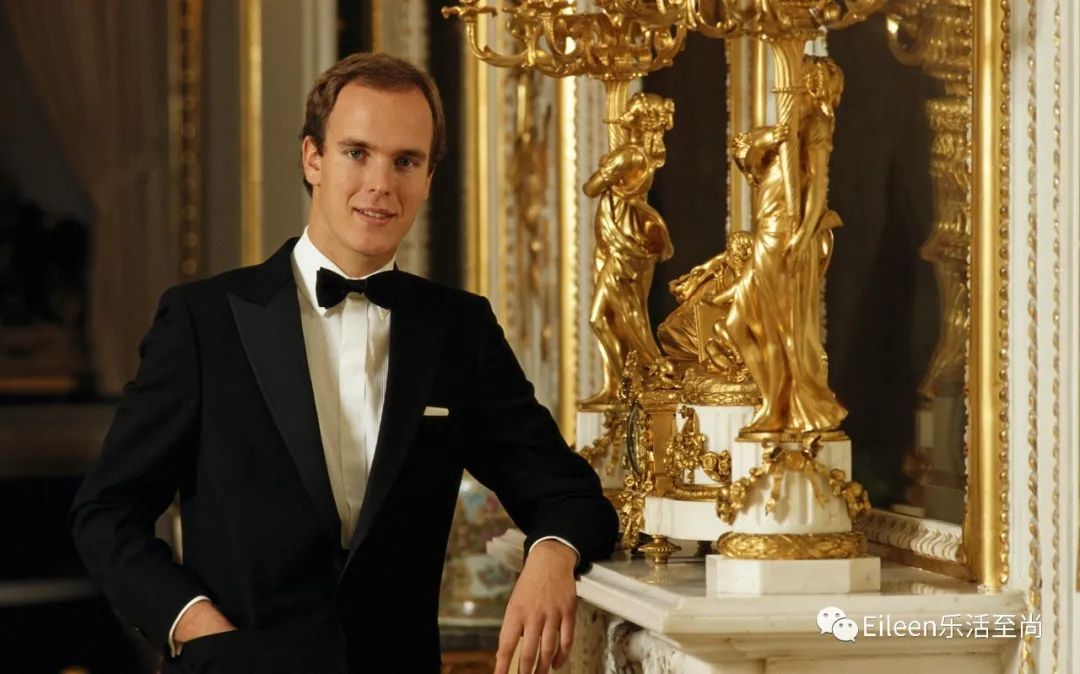 收钱才不离？70亿豪门夫妇为什么难破婚变传言？