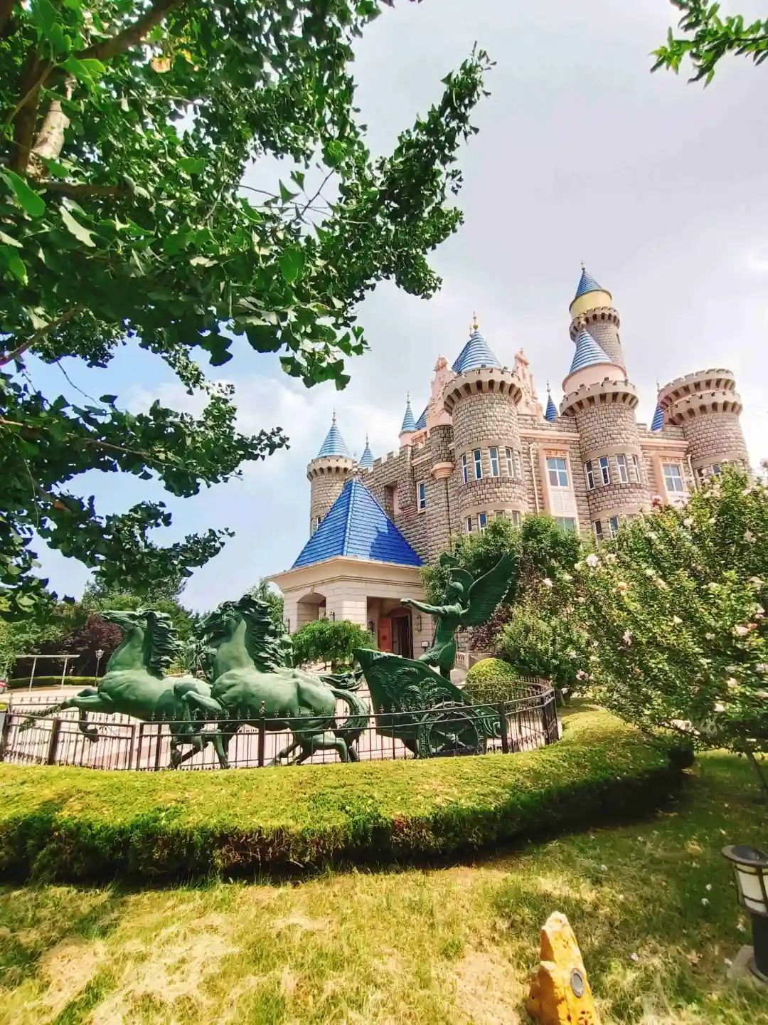 烟台让世界微醺,烟台开发区西夫拉姆酒场