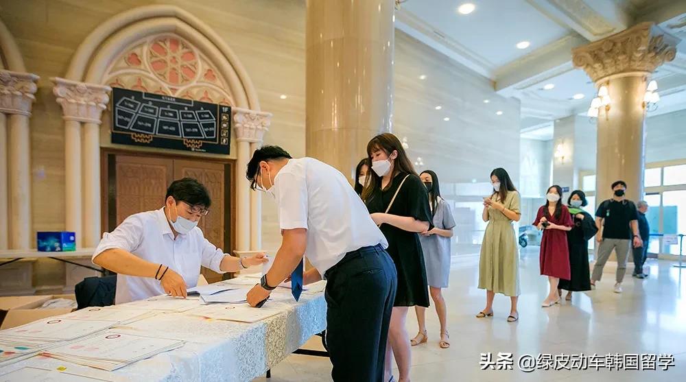 2022年了韩国人还在用存折？交学费总出现的虚拟账号又是什么？