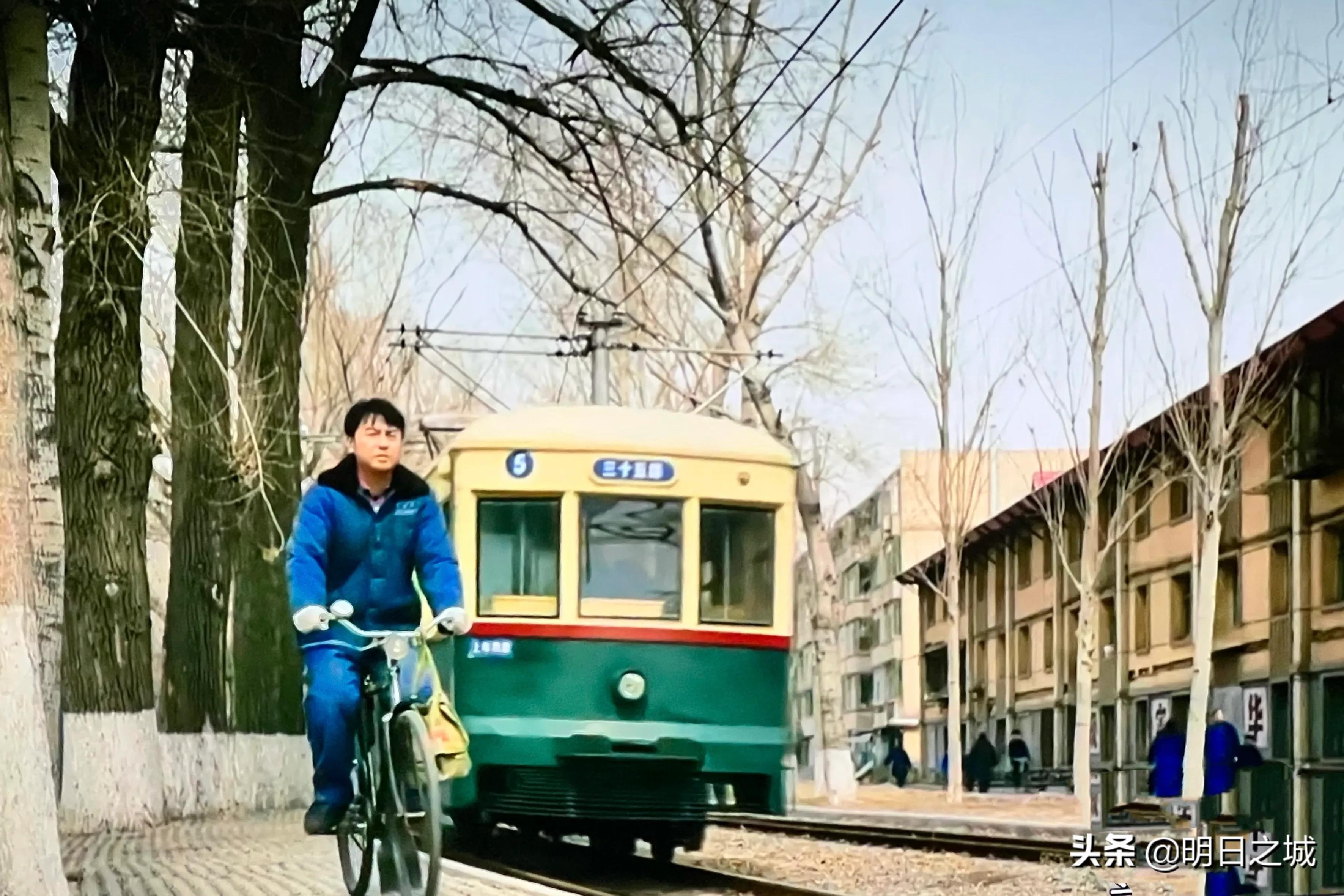 那街那景那人！《人世间》里的“吉春市”，仿佛回到旧时的长春