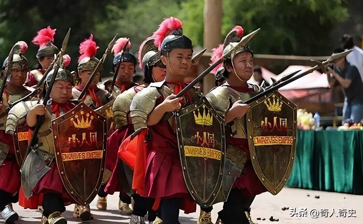昆明小人国的人一般多高,昆明小人国年龄最小的人是谁