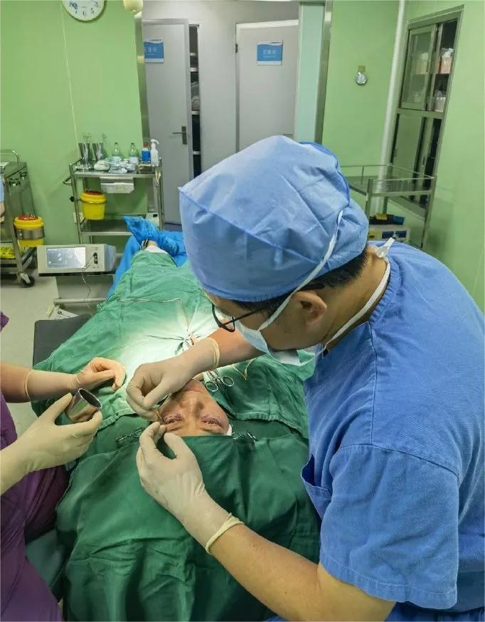 56岁做眼袋手术,眼袋手术的真实感受