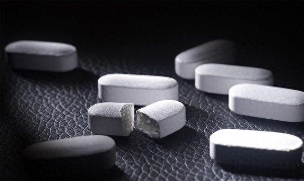 一喝就听话？隐藏在迷奸药背后的原凶，女性都应该知道