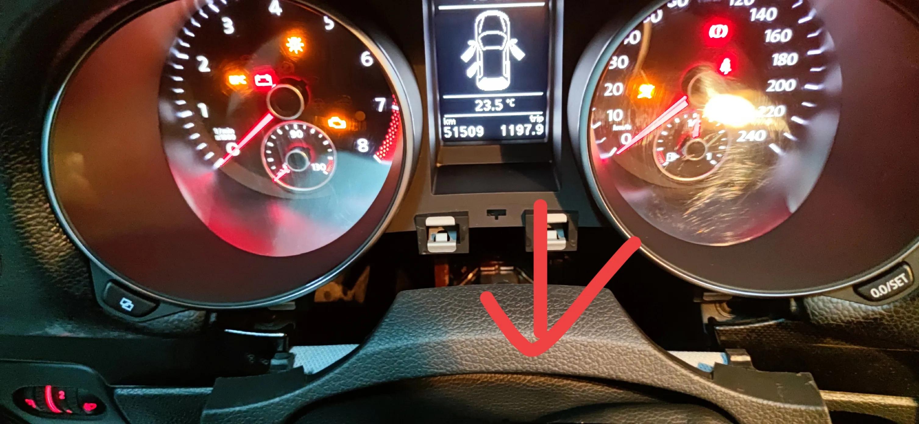 方向盘防尘罩免拆,更换方向盘下面防尘罩步骤