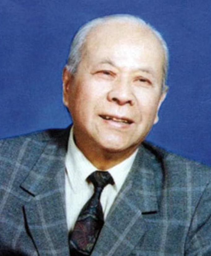 周而复参观*国靖**神社，回国后被开除*党**籍，16年后*纪委中**决定：平反