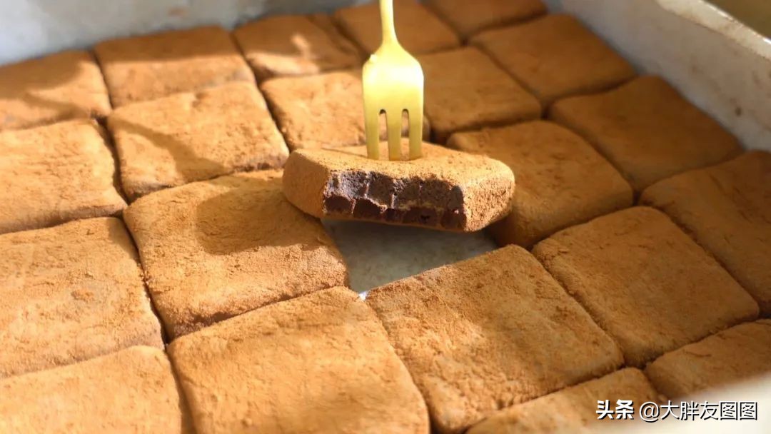 只用一块巧克力做甜点,只用三种材料做巧克力慕斯