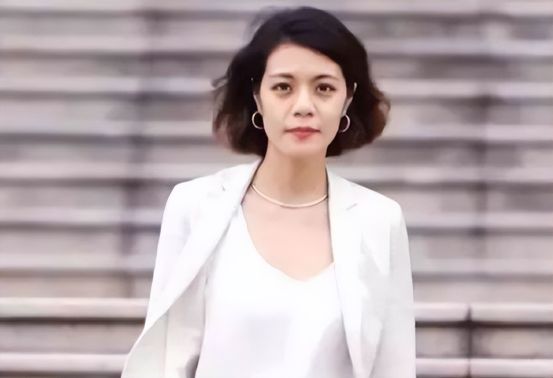 “复旦女神”陈果：从万人追捧到跌落神坛，她到底做错了什么？