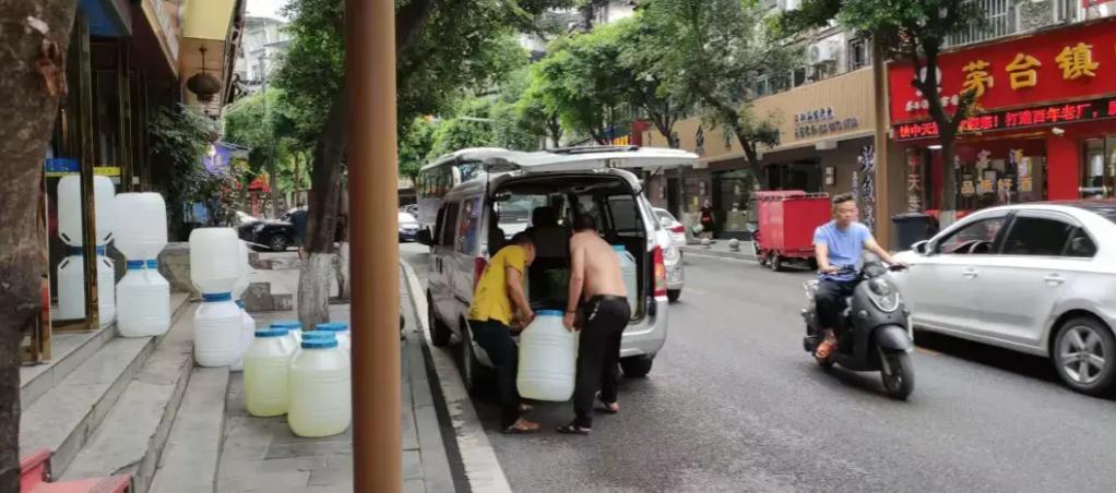 贵州茅台镇散酒包装一条街,假茅台酒一条街
