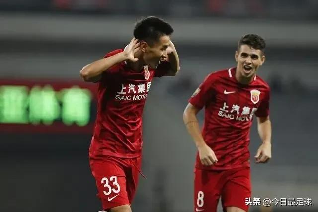 他是时代少年团的队长,徐亮广州队进球