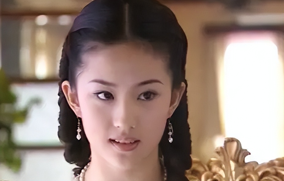 全家最丑刘亦菲,多年后才发现,“神仙姐姐”口中的妈妈有多优秀