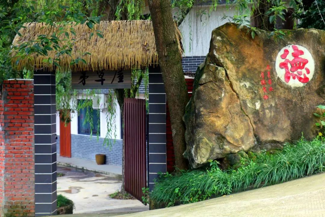 一起小住甜城，邂逅一个仲夏之梦