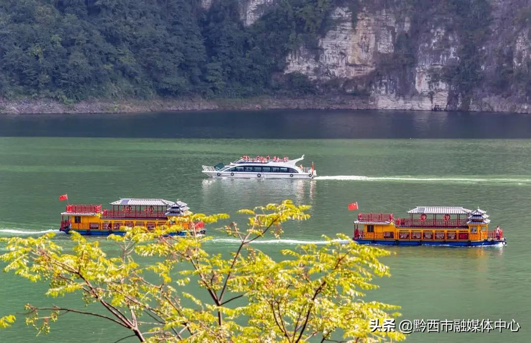 聚焦两会砥砺奋进行稳致远,聚焦盛会砥砺初心