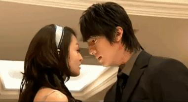 孙燕姿凭什么和周杰伦媲美,能打败周杰伦的只有孙燕姿