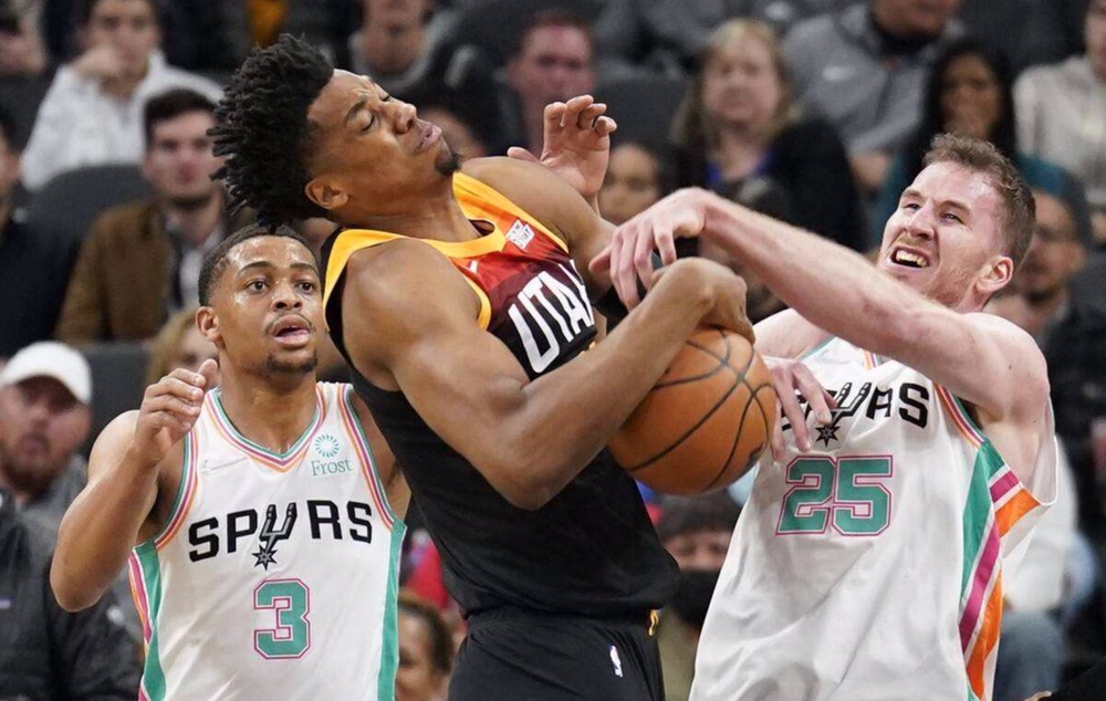 巅峰2年，流浪2年，底薪2年，明明是NBA顶级中锋，为何不受待见？