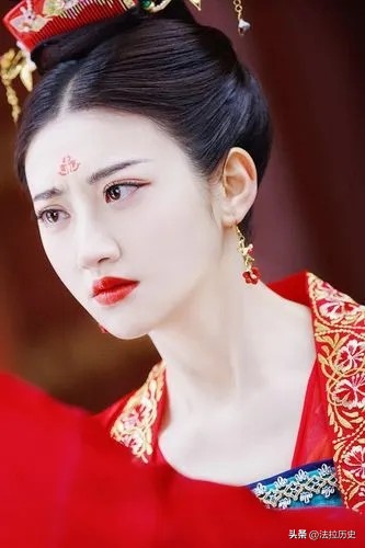 适合大光明发型的脸型,大光明发型适合什么脸型