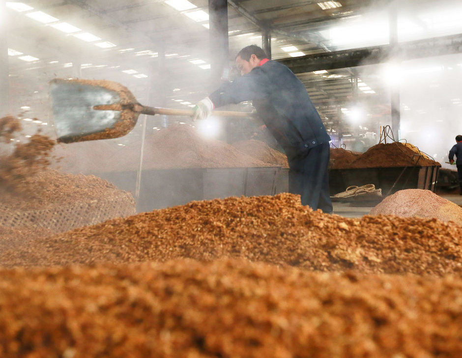 才知道！喝酒千万别碰有这“5个数”的，妥妥香精酒，看你家有没