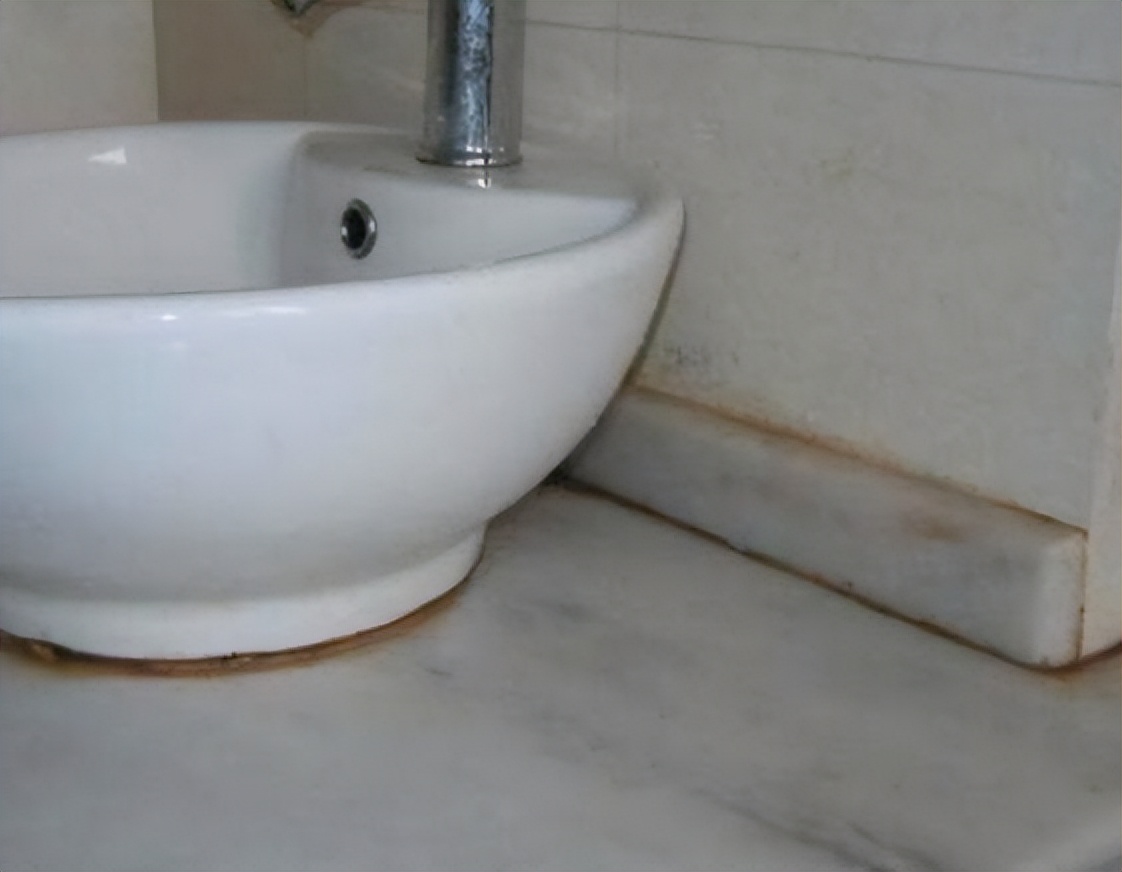 清洗玻璃胶发霉,玻璃胶发霉清洗妙招