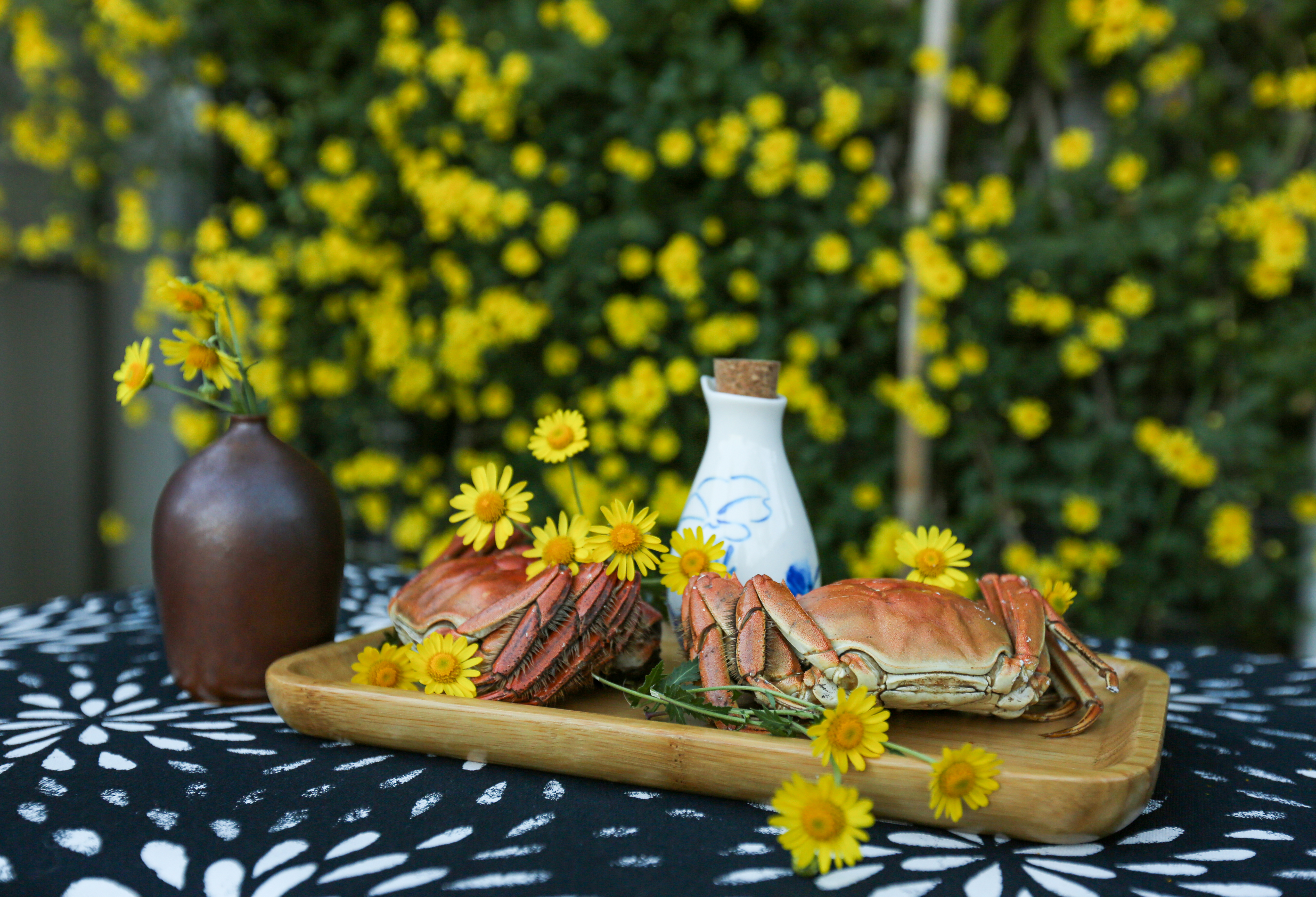 菊香蟹肥国画,菊香蟹