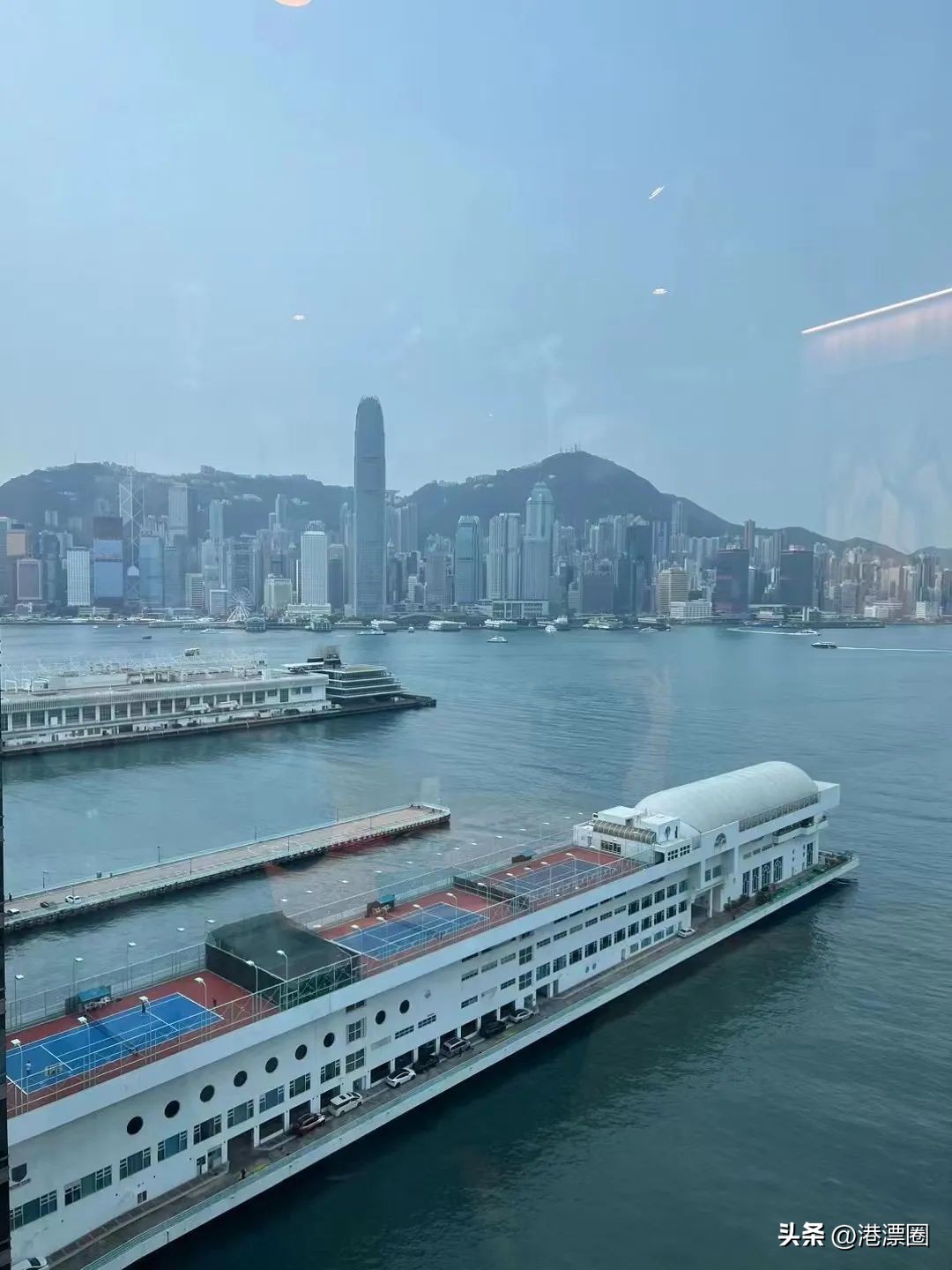 我跑到香港买保险，分分钟就赚了一百万