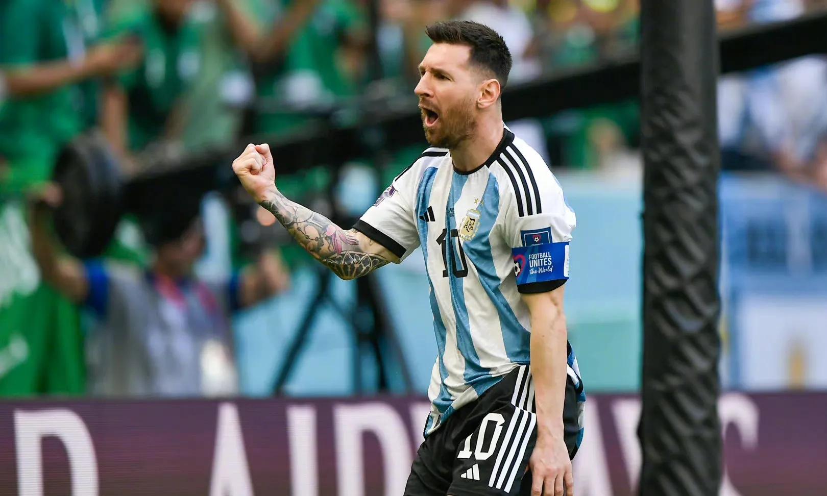 爆冷阿根廷1-2遭沙特逆转,沙特2比1阿根廷梅西点球破门