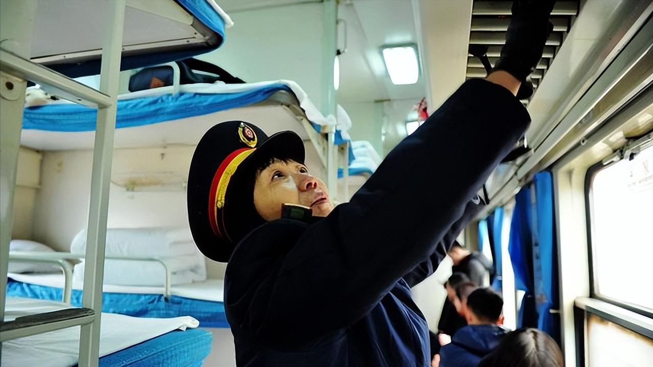 火车上铺可以改签成下铺吗？这几个有效方法可尝试，含线上和线下