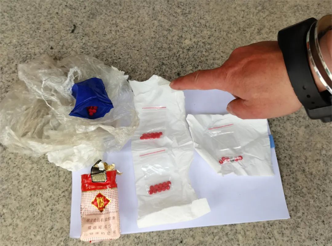 红塔警方捣毁一聚众赌博窝点,红塔警方抓获制毒团伙