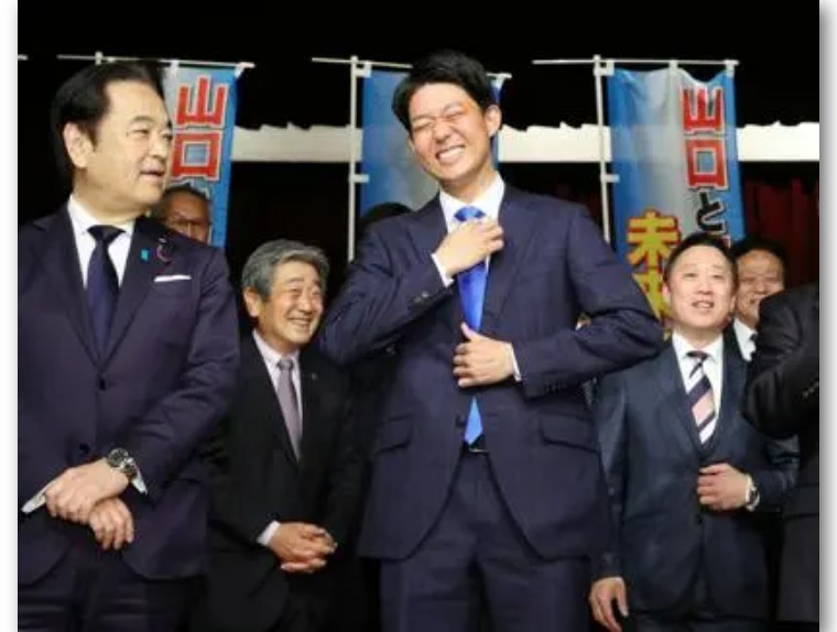 日本前首相街头演讲无人听,日本首相发传单