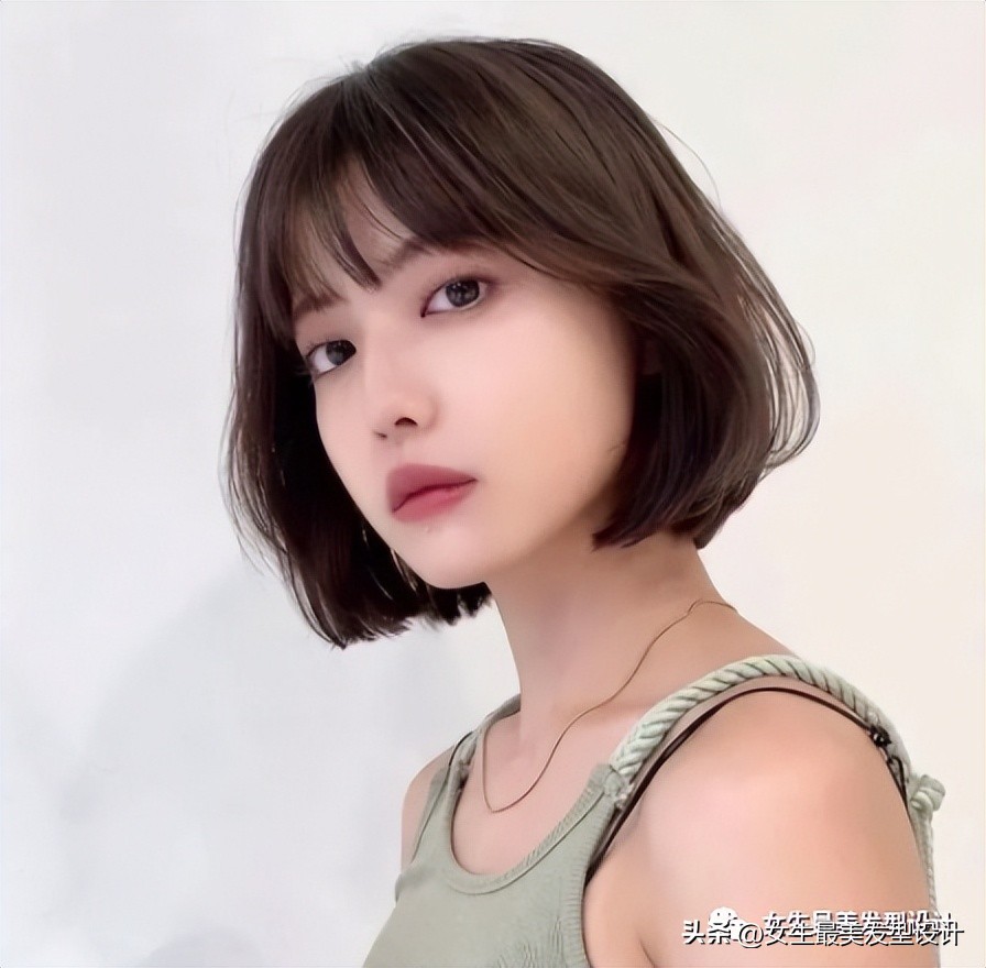 烫短发内扣的步骤,烫外翻内扣卷发教程短发