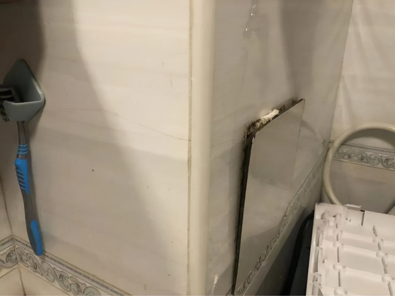 洗衣机爆炸炸出石头,洗衣机爆炸飞出巨石