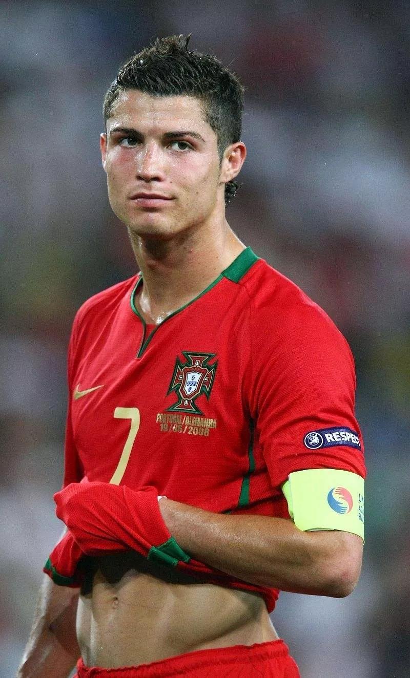 梅西拯救c罗科比,梅西c罗并肩足球拯救地球