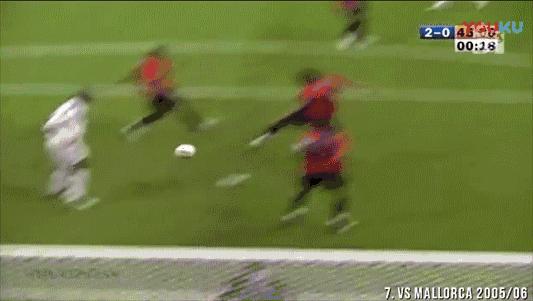 卡洛斯任意球pkc罗任意球,卡洛斯任意球和c罗任意球