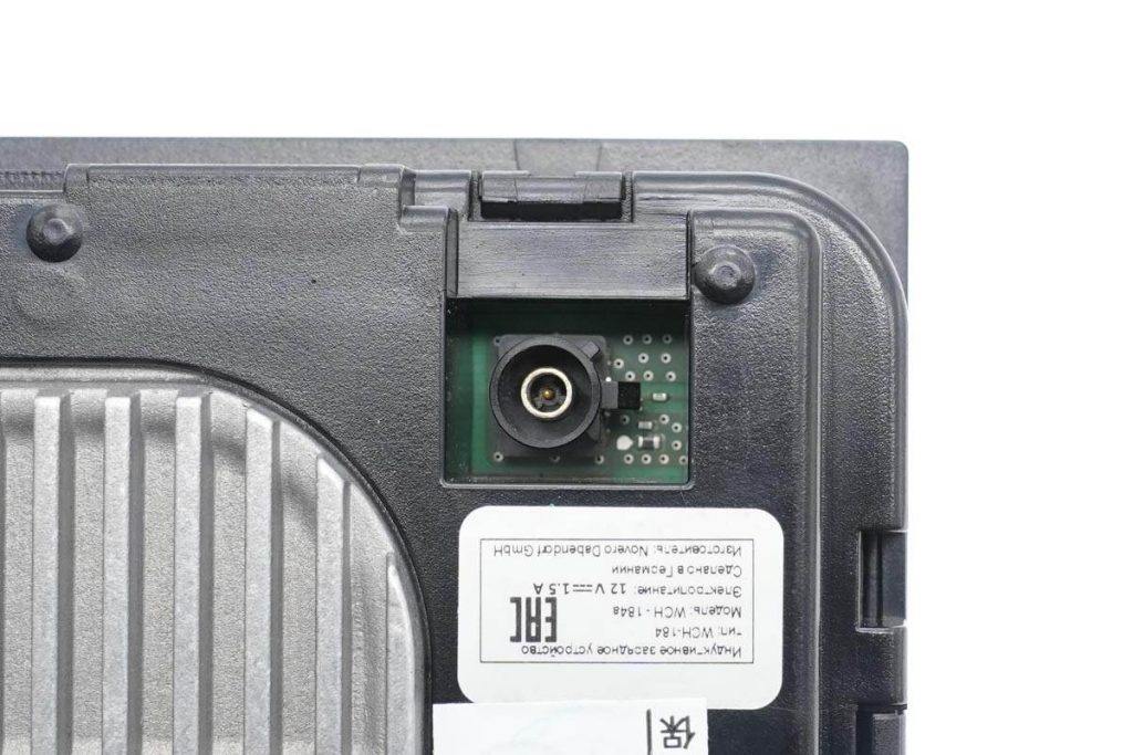 宝马5系无线充电拆解,宝马5系充电器怎么拆