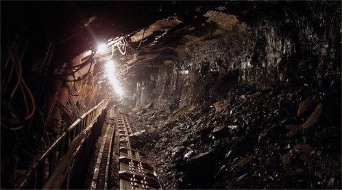 “小官巨贪”魏鹏远：小处长贪污3.4亿，家里床底壁橱堆满百元钞