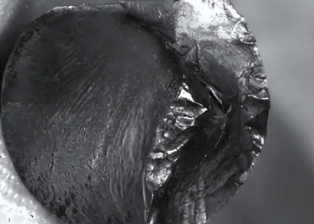 如何通过冷金属转移，以此来实现铝微销的机械和微观结构表征