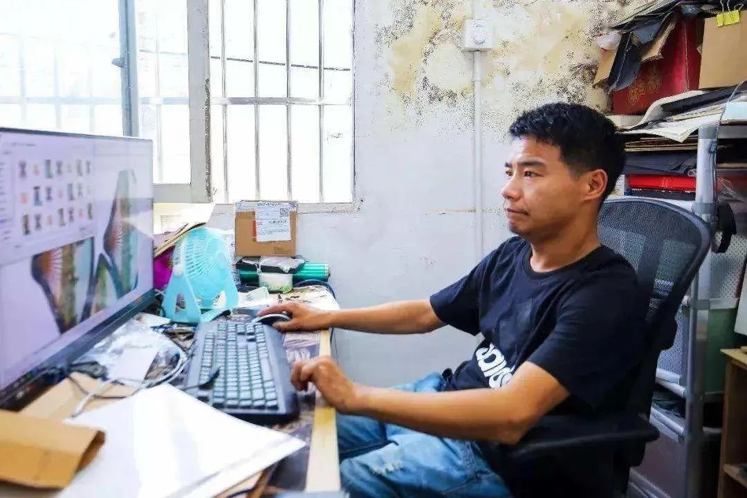 脑瘫残疾创业者的故事,中国小脑瘫残疾人创业