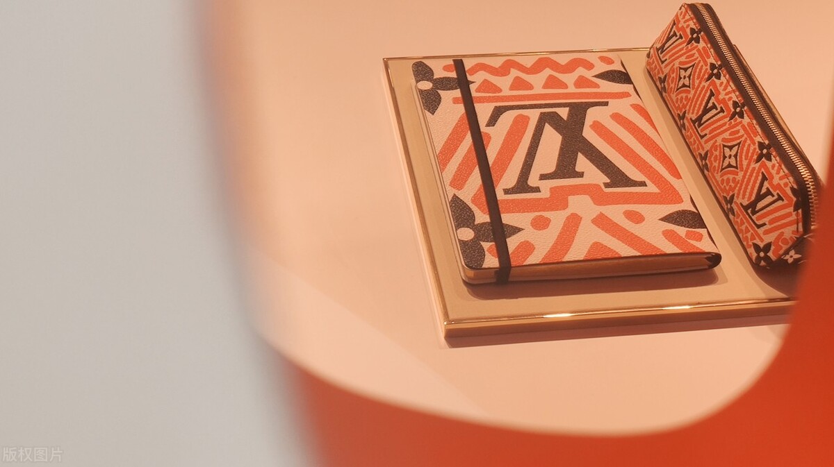 内地游客说分手，香港巨头13亿飞走，百亿代购产业惨遭关门大吉？